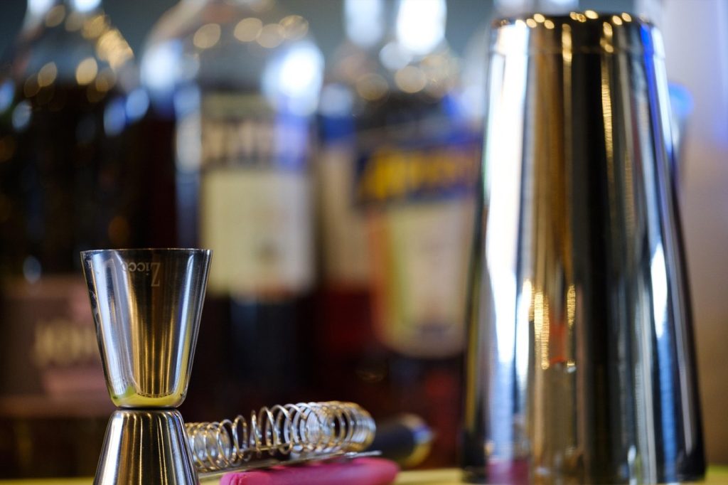 Ustensiles pratiques pour préparer shakes et boissons protéinées
