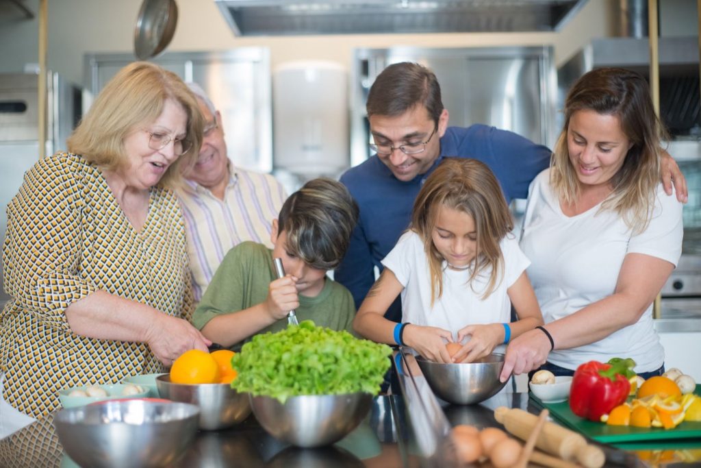 Meal prep pour familles actives : services et critères essentiels
